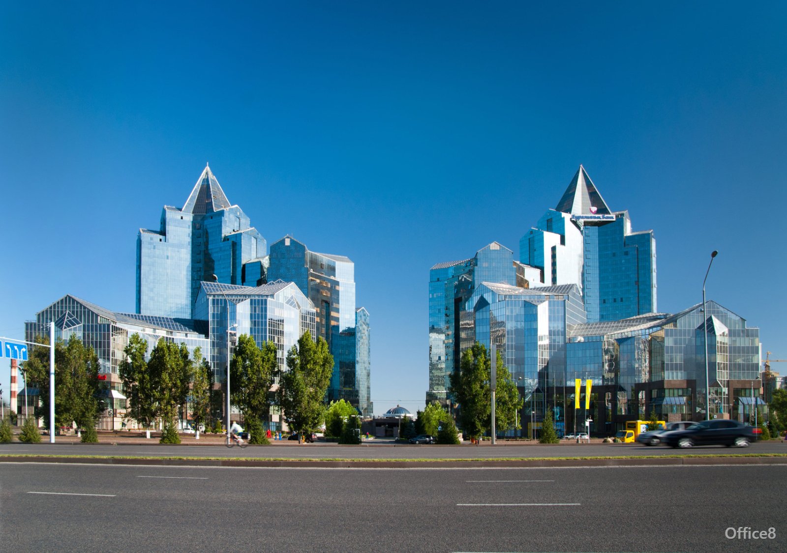 БЦ Нурлы Тау